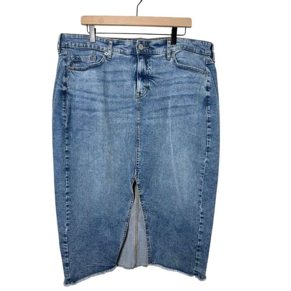 Torrid Woman’s Midi Denim Jean Skirt Size 18 Front Slit Frayed Hem